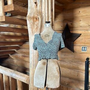 Floral V-Neck Crop Top - Black and White